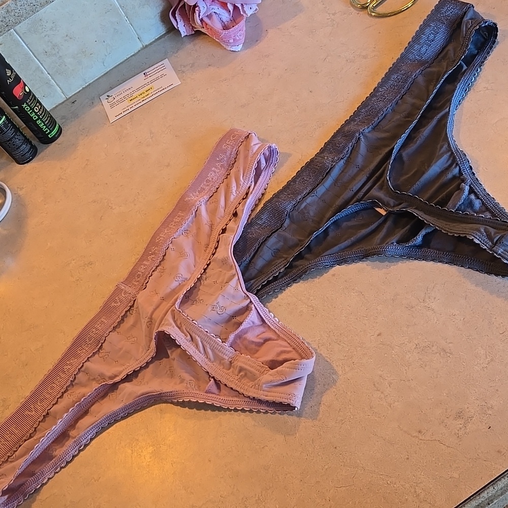 Victoria's Secret Pink and Gray/Green Thongs Set Of 2 - Picture 8 of 8